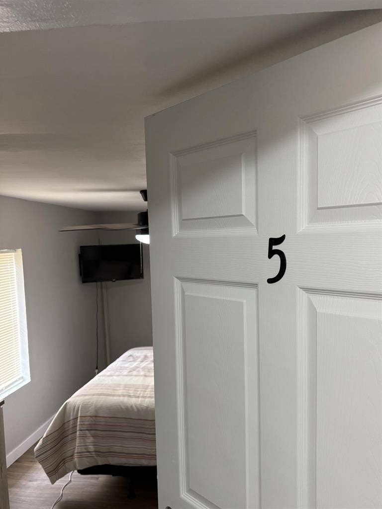 6 BR in Leesburg