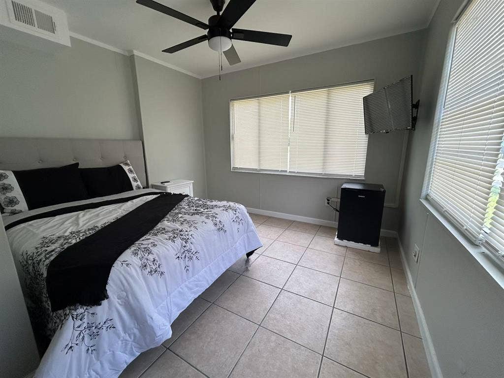 6 BR in Leesburg
