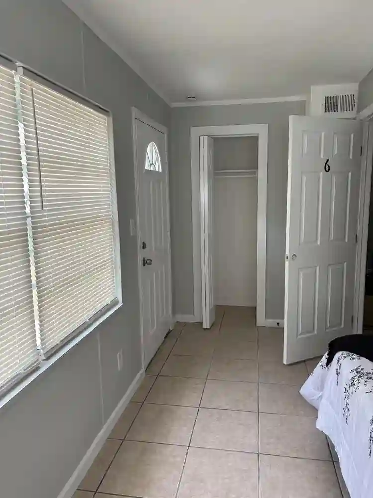 6 BR in Leesburg