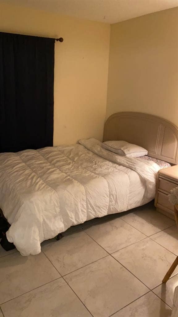 Furnished Room + bath hollywood,fl