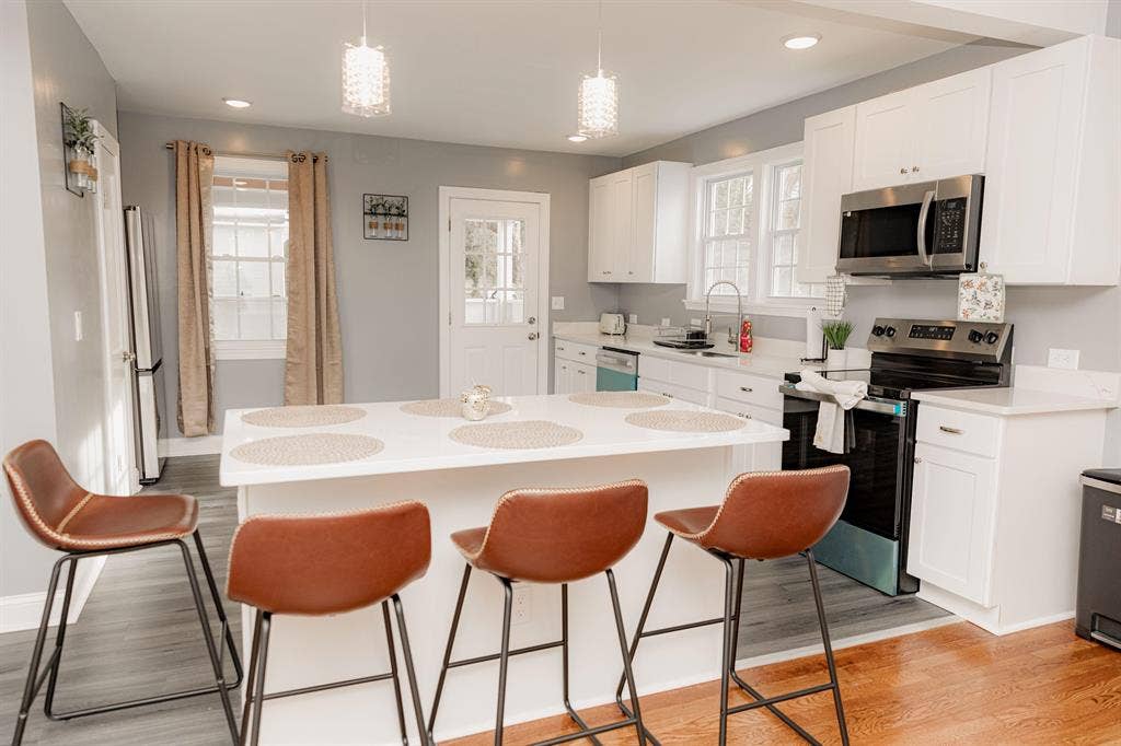 6 BR in Ettrick