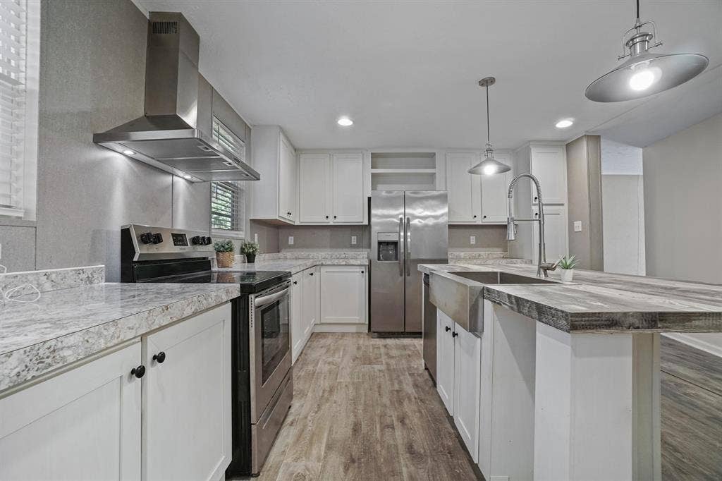 6 BR in Stockbridge
