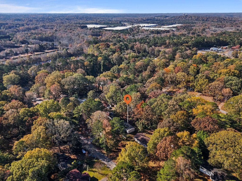 6 BR in Stockbridge