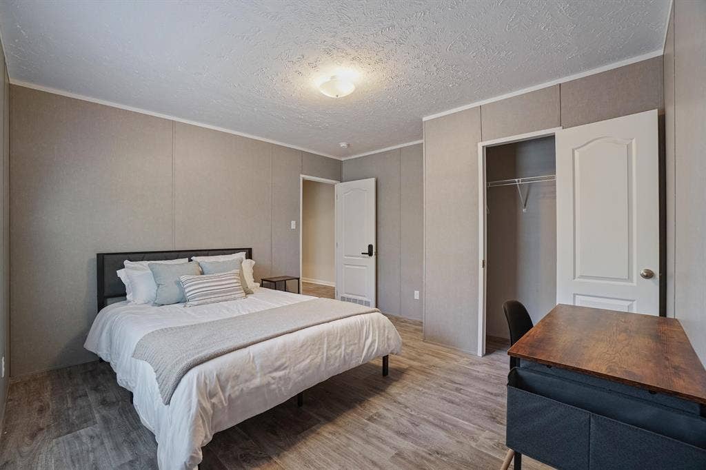 6 BR in Stockbridge
