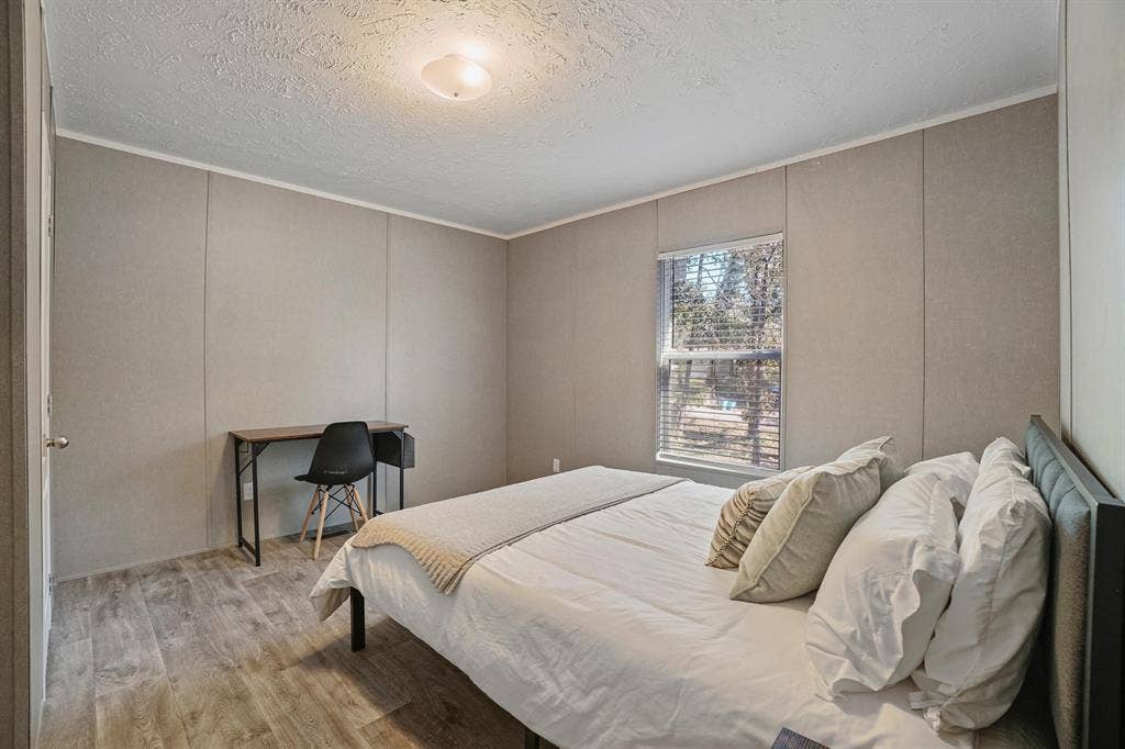 6 BR in Stockbridge