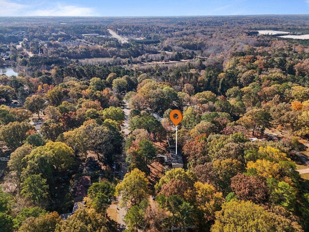 6 BR in Stockbridge