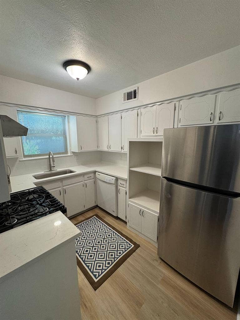 8 BR in Denton