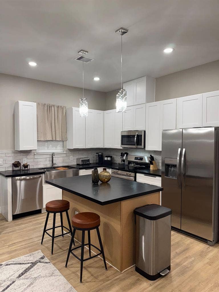 3 BR in Houston