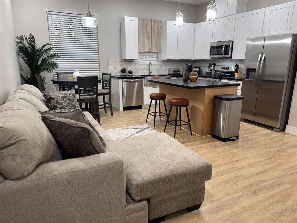 3 BR in Houston
