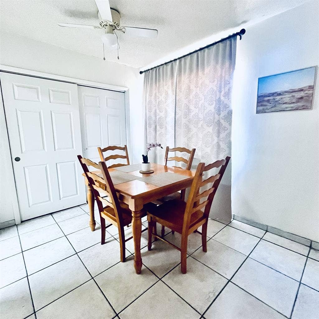 Boca Raton. Room for rent.