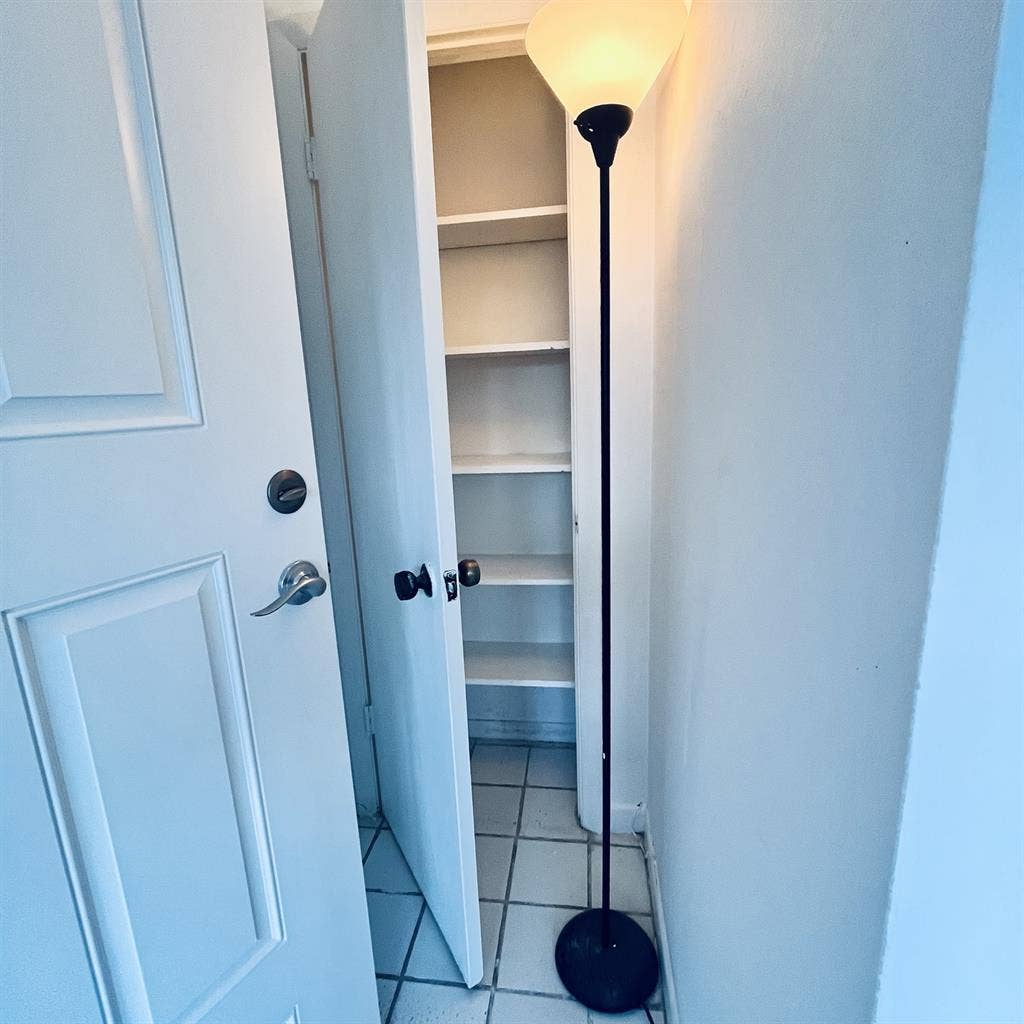 Boca Raton. Room for rent.