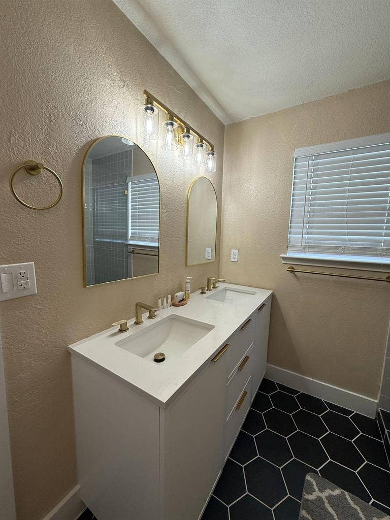 5 BR in San Marcos