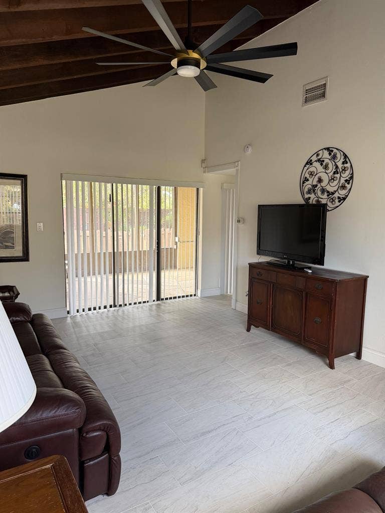 3 BR in Melbourne