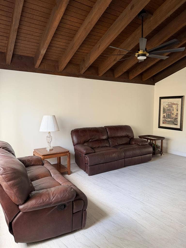 3 BR in Melbourne