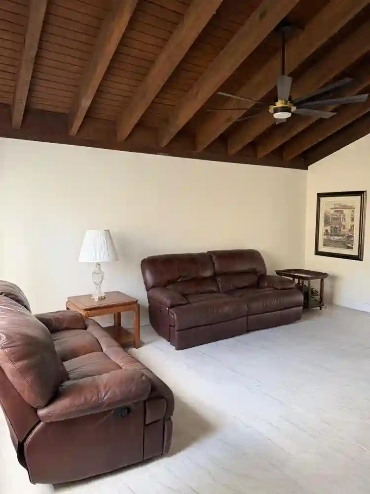 3 BR in Melbourne