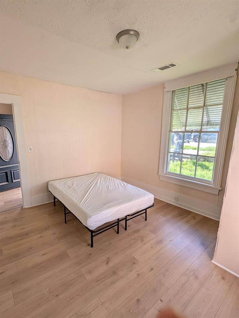 6 BR in Macon
