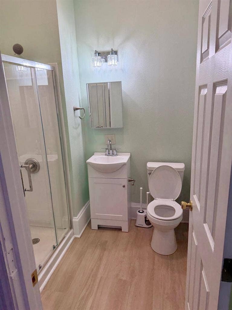 5 BR in Everett