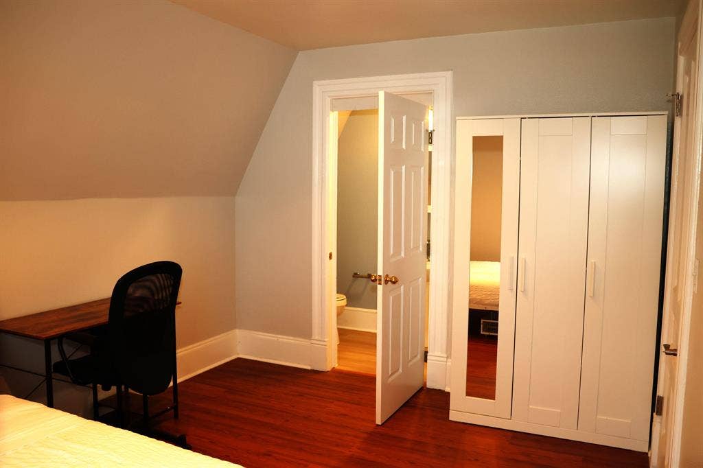 5 BR in Everett