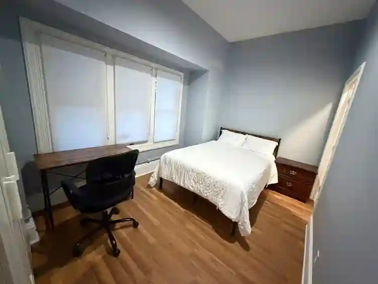 5 BR in Everett