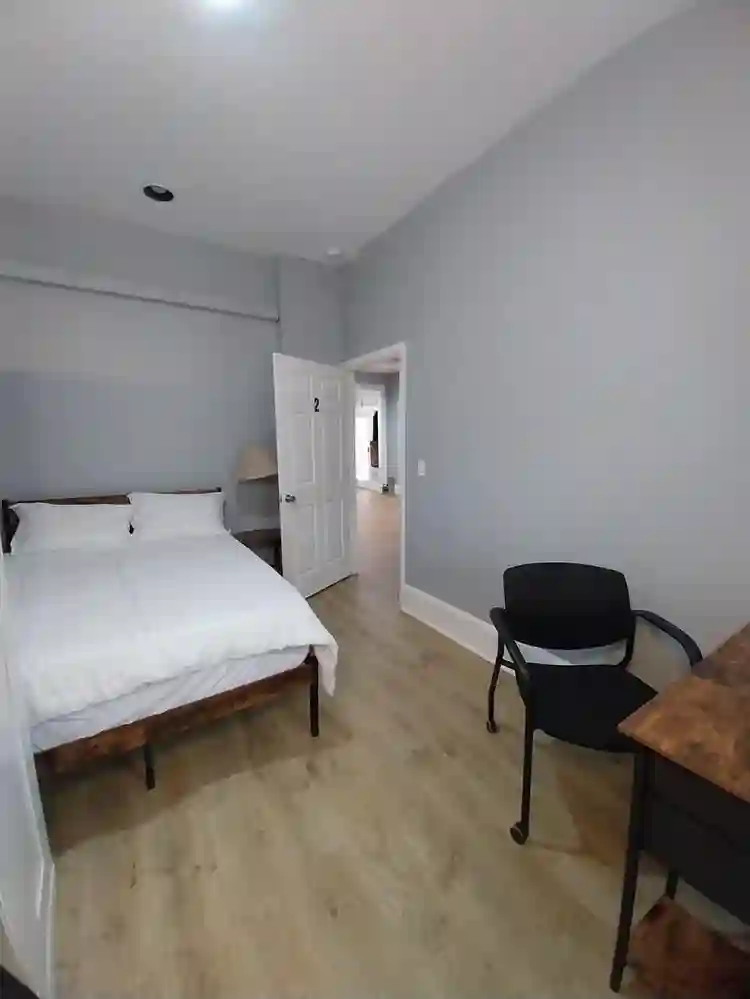 5 BR in Everett