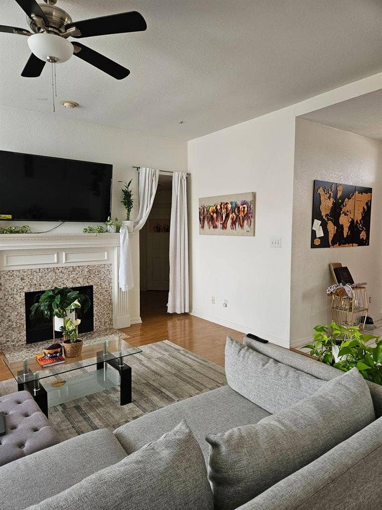 2 BR in Allen