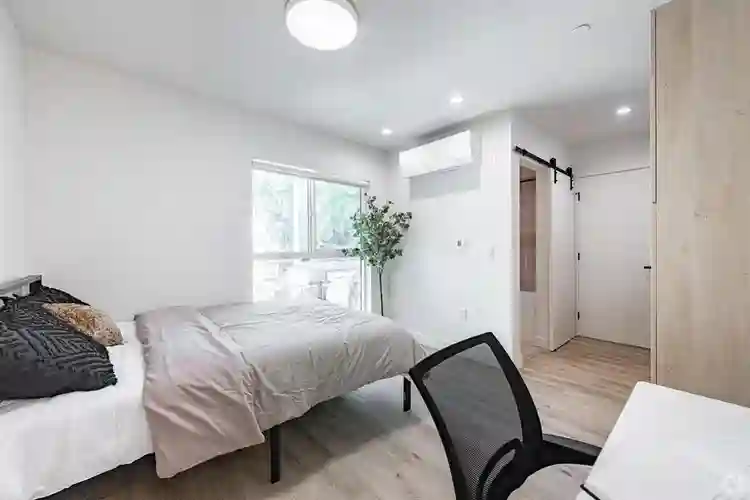 7 BR in Los Angeles