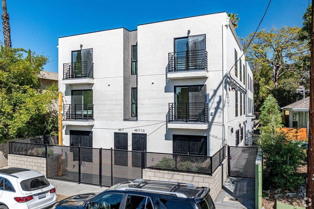 7 BR in Los Angeles