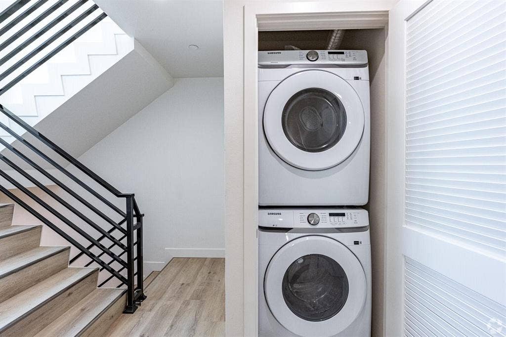 7 BR in Los Angeles