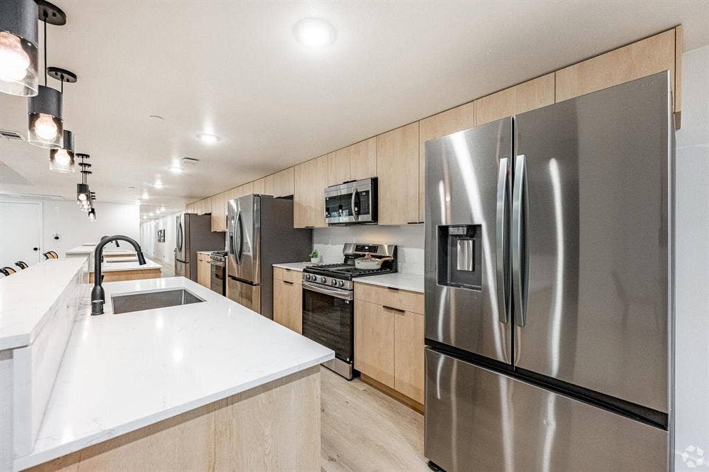 7 BR in Los Angeles