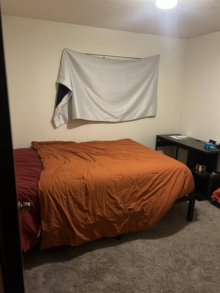 2 bedrooms available