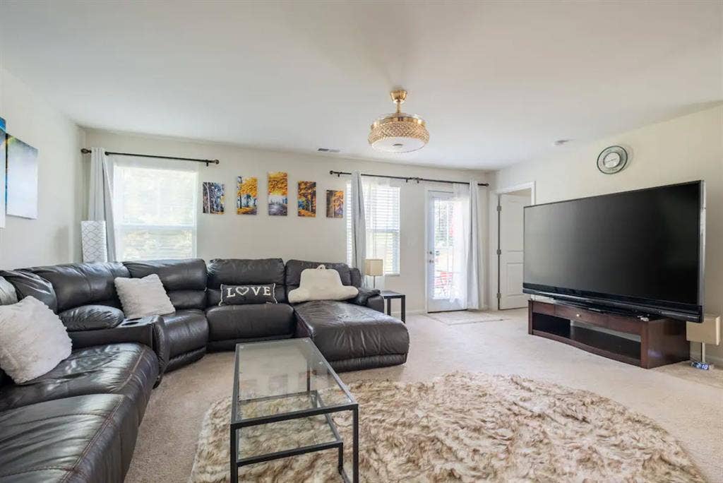 6 BR in Charlotte