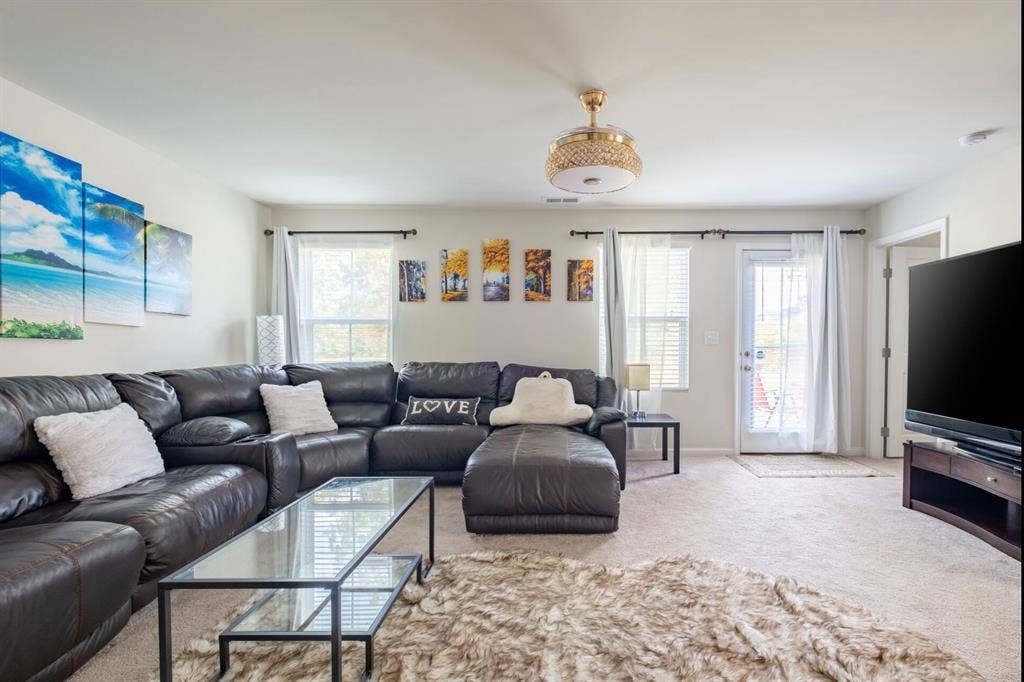 6 BR in Charlotte