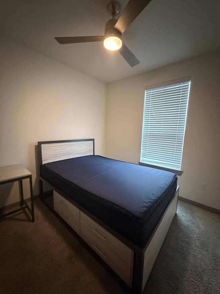 Looking to sublet girls apartment