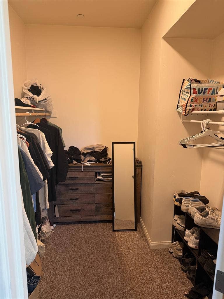 Room for rent downtown Santa Barbar