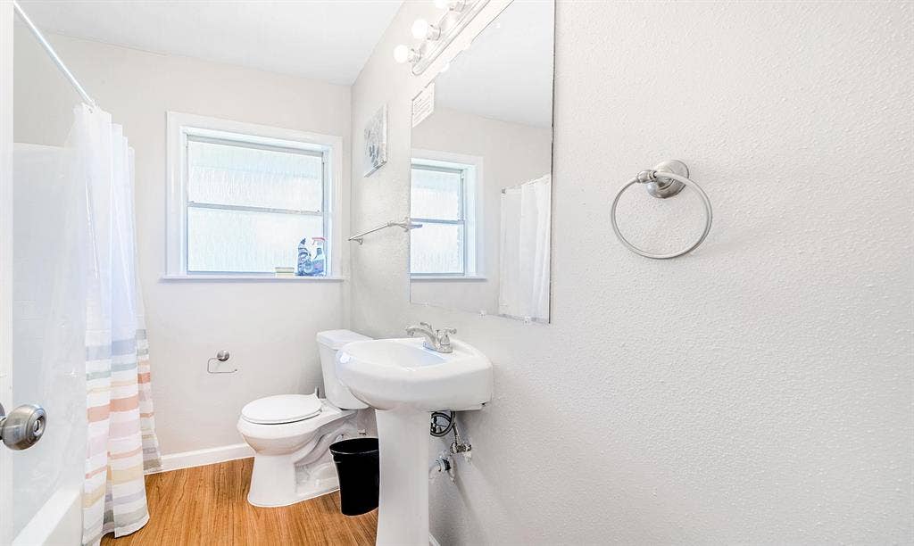 5 BR in Houston