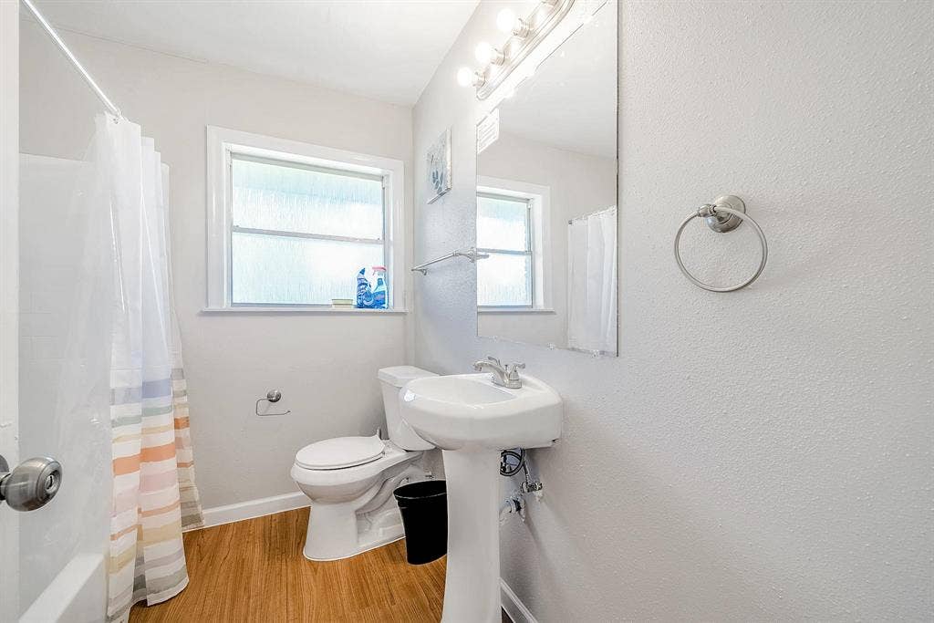 5 BR in Houston