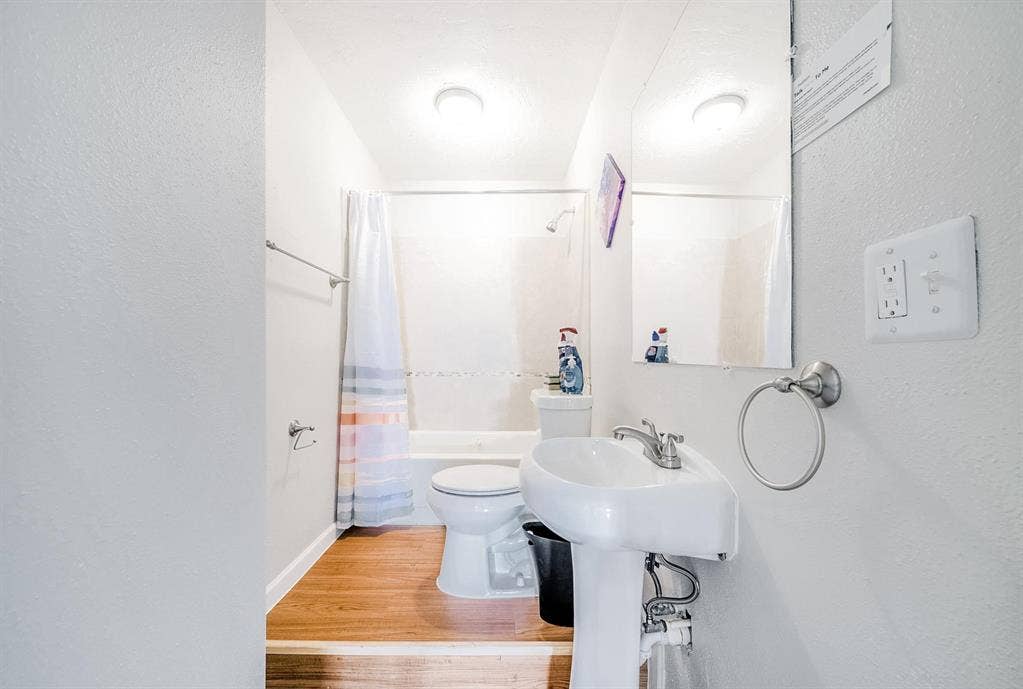 5 BR in Houston