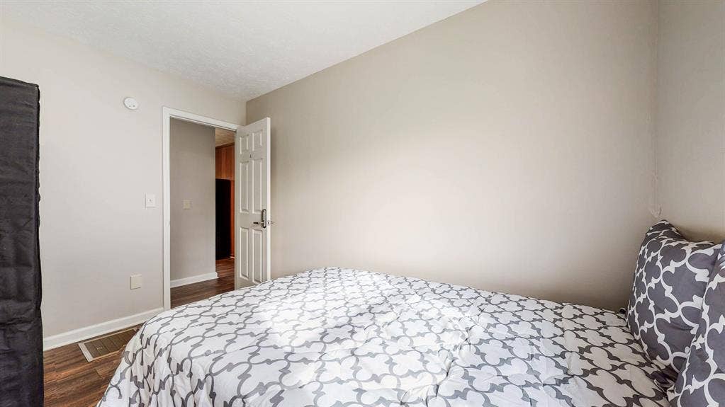 7 BR in Conley