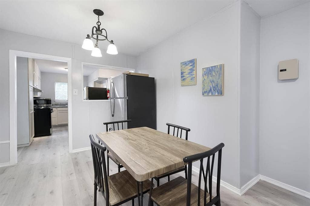 8 BR in Houston