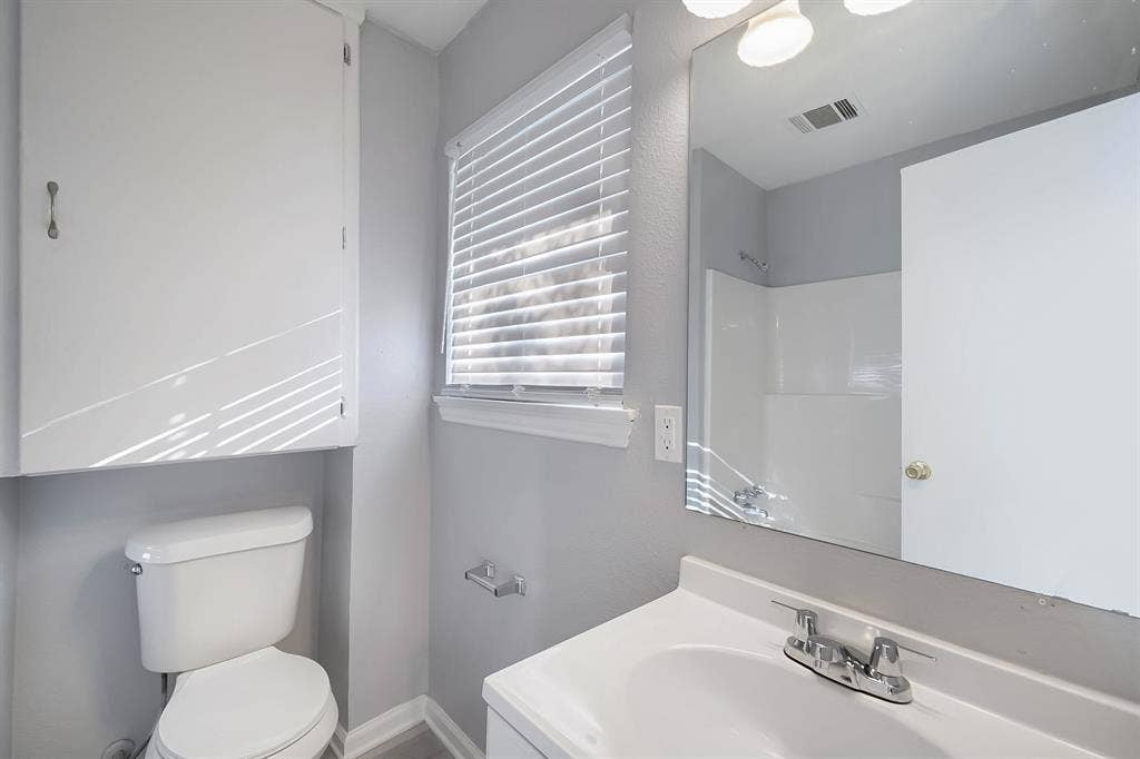 8 BR in Houston
