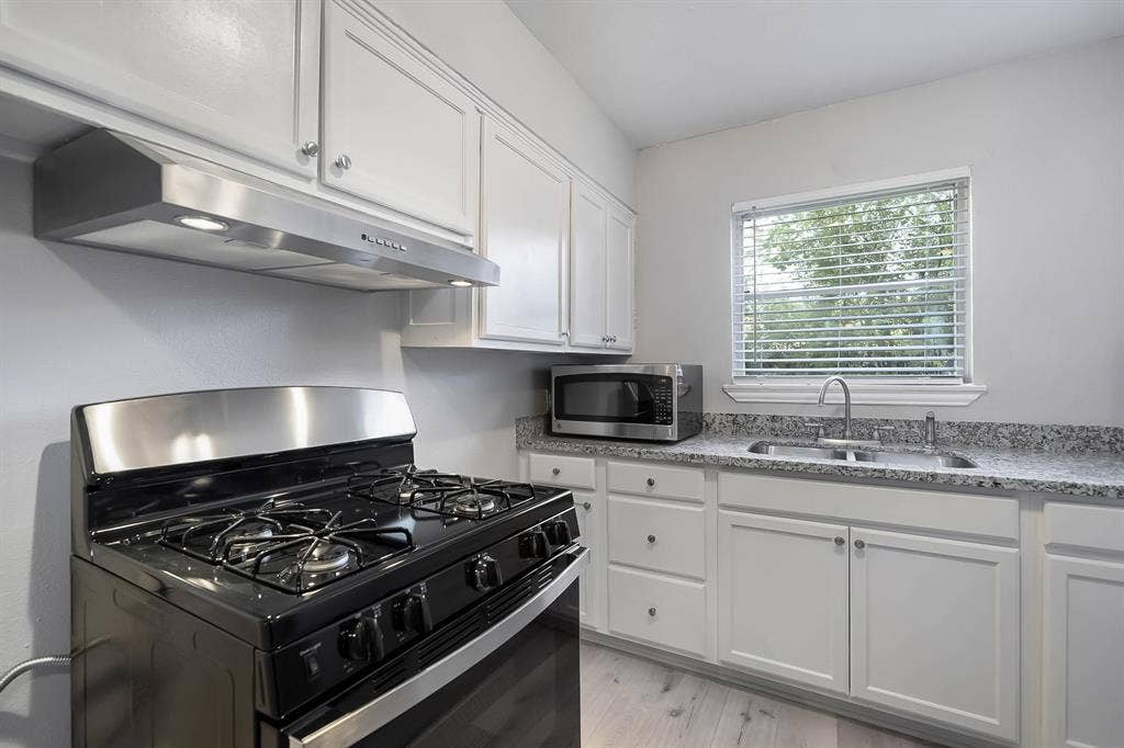 8 BR in Houston