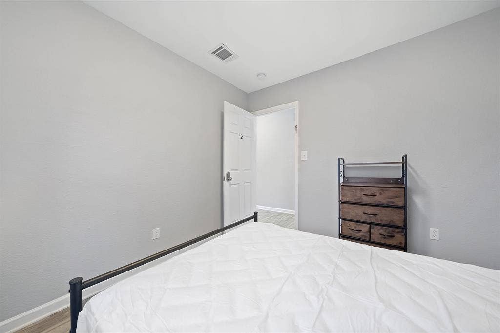 8 BR in Houston