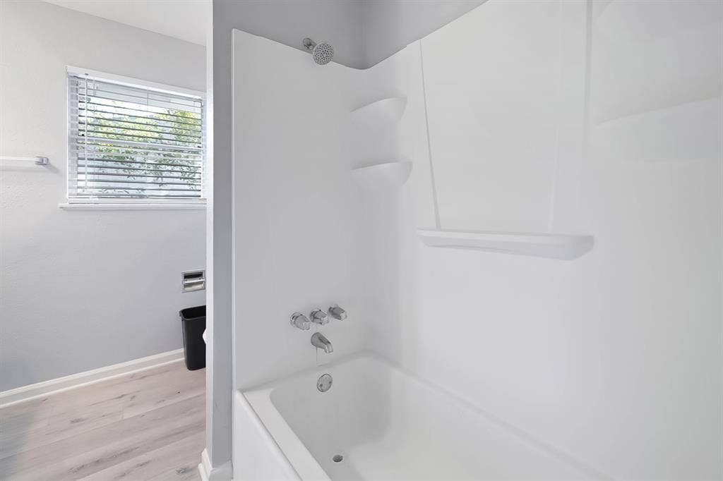 8 BR in Houston