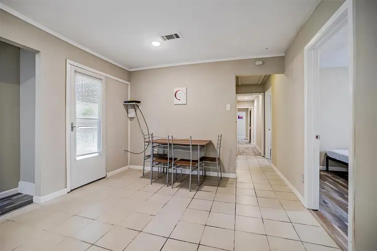 8 BR in Houston