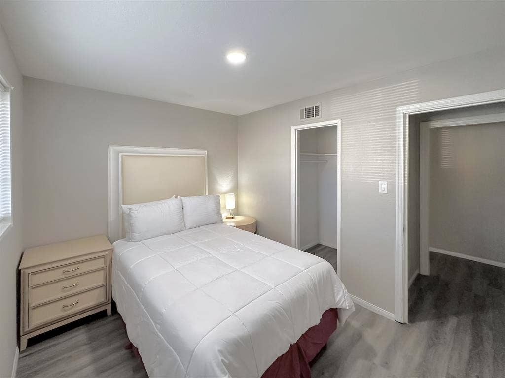 6 BR in Las Vegas