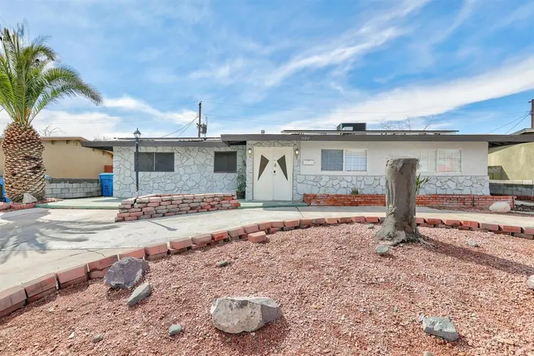 6 BR in Las Vegas