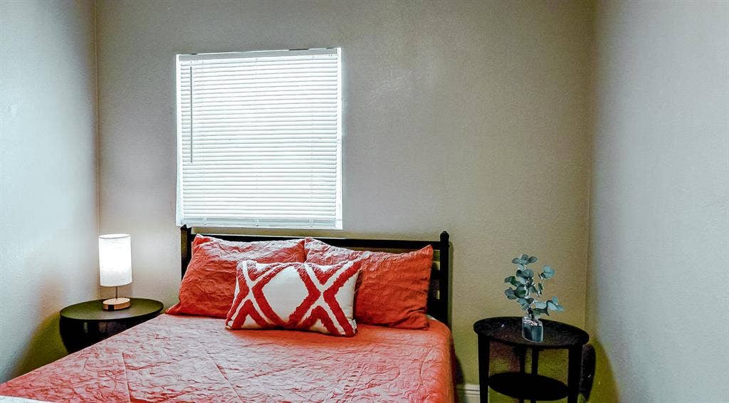 7 BR in Tampa