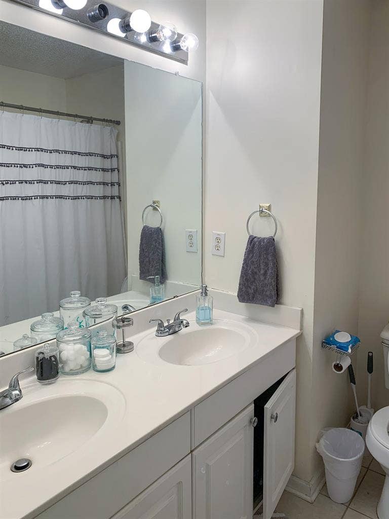 2 BR in Rex
