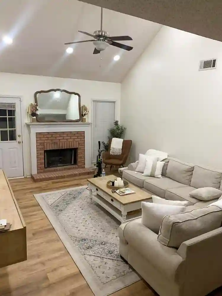 2 BR in Rex