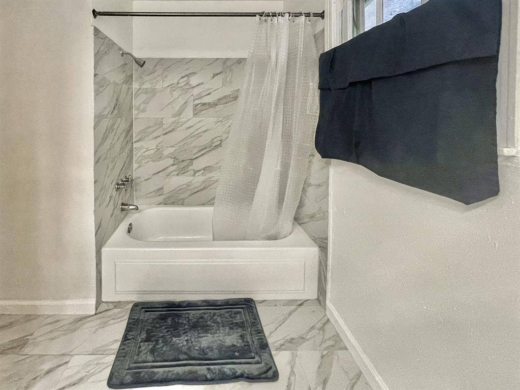5 BR in Dallas